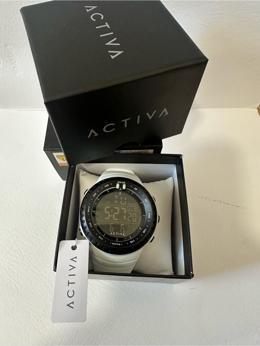 Activa Odyssey X Invicta Men’s Watch - Picture 3 of 4